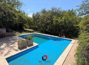 Casa · 152m² · 3 Ambientes · 4 Cocheras · Casa en Unquillo