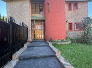 Casa de 8 ambientes, Córdoba · Casa en Villa Belgrano