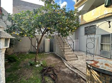 Departamento de 4 ambientes, Lomas de Zamora · Departamento en Alquiler Sobre Av