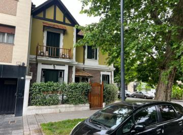 Casa · 272m² · 5 Ambientes · Casaexcelente Casa en El Corazon de Belgrano R, en Esquina, Reciclada a Nuevo Hace 5 Años
