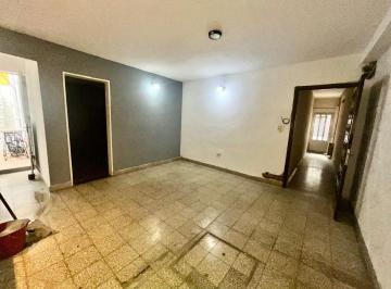 Casa · 46m² · 4 Ambientes · Alquiler Casa de Pasillo, Rosario - Nuestra Señora de Lourdes