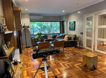 Casa · 225m² · 5 Ambientes · 1 Cochera · Excelente Casa en Esquina en Belgrano R
