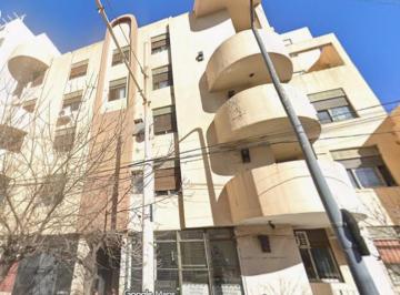 Departamento de 3 ambientes, Córdoba · ¡Oportunidad en Alberdi! Depto 1 Dormitorio con 2 Patios (Apto Refaccionar)