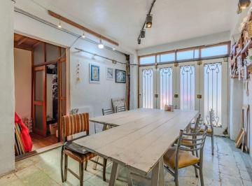 Casa · 148m² · 3 Ambientes · 1 Cochera · Casas en Venta en Los Hornos 2 Dorm.