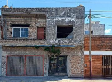 Edificio · 218m² · Edificio Comercial en Venta en Lanús