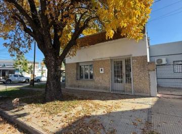 Casa · 100m² · 4 Ambientes · Casa Al Frente en Ochava - Barrio Candioti