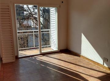 PH de 2 ambientes, Rosario · PH Escalera 2 Piso. Excelente