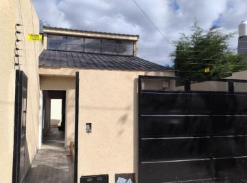 Casa de 4 ambientes, Vicente López · Casa a Estrenar Cuatro Ambientes. con Patio y Ent. Auto