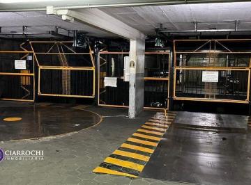Garage · 12m² · Cochera Amplia, Fija y Cubierta con Servicio de Valet Parking