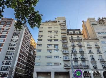 Departamento · 117m² · 3 Ambientes · Vista Al Río y Parque Thays - Av del Libertador y Av Callao - Semipiso Alto de 3 Amb C/ Dep. Balcón
