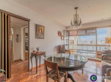 Departamento · 76m² · 3 Ambientes · Piso Alto - Luminoso Departamento con Amplio Balcón Al Frente