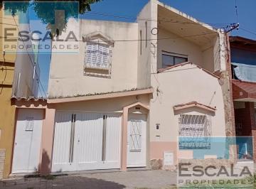 Casa · 70m² · 3 Ambientes · 1 Cochera · Casa de Dos Dorm. y Cochera en Venta