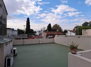 Casa · 141m² · 5 Ambientes · Casa Venta Piñeyro 5 Ambientes con Cochera y Terraza