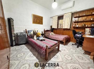 Casa · 259m² · 6 Ambientes · 3 Cocheras · Casa 5 Ambientes en Villa Ballester
