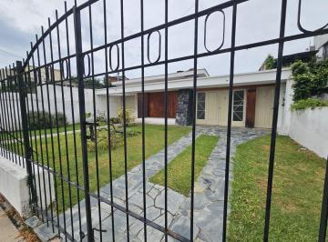 Casa · 203m² · 5 Ambientes · 1 Cochera · Casa en Venta y Alquiler La Calera Centro