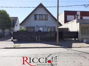 Casa de 4 ambientes, Quilmes · Chalet Alpino en Venta en Muy Buena Zona de Quilmes