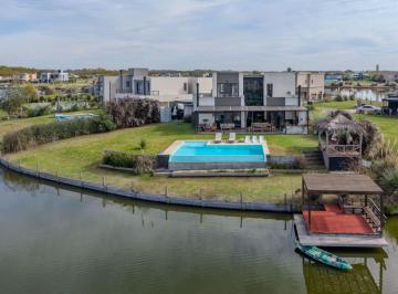 Casa · 209m² · 5 Ambientes · 1 Cochera · Venta Casa 5 Ambientes San Sebastian Escobar