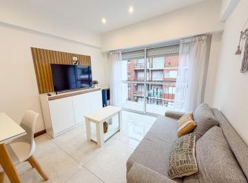 Departamento · 62m² · 2 Dormitorios · 3 Ambientes a La Calle. Brown y Corrientes.