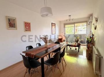 Departamento · 68m² · 4 Ambientes · 1 Cochera · Venta de 2 Dorm. con Balcón Corrido y Cochera en Lourdes, Rosario