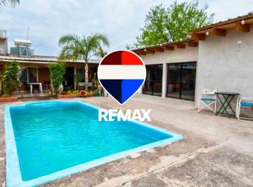 Casa · 200m² · 4 Ambientes · Casa 3 Dorm Venta La Merced Chica con Pileta
