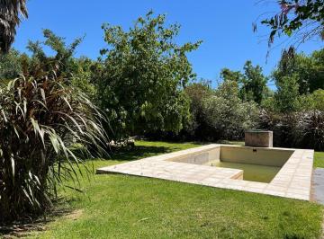 Casa · 100m² · 3 Ambientes · Casa de 2 Dorm. en Venta con 595 m² de Terreno, Barrio Los Troncos Funes