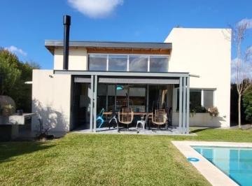 Casa · 125m² · 4 Ambientes · 4 Cocheras · Casa en Alquiler Anual Amoblada en Santa Emilia Pilar