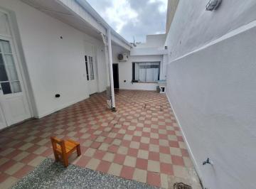 Consultorio de 5 ambientes, Lomas de Zamora · Casa de Estilo Antiguo – Apto Todo Destino, Ideal Para Uso Profesional/comercial–excelente Ubicación
