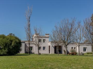 Casa · 260m² · 6 Ambientes · 2 Cocheras · Venta Casa con Pileta - Quebradas Villa Rural Baradero