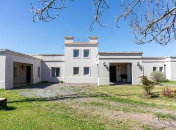 Casa · 260m² · 6 Ambientes · 2 Cocheras · Venta Casa 6 Ambientes con Pileta - Quebradas Villa Rural Baradero