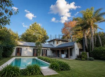 Casa · 200m² · 6 Ambientes · 2 Cocheras · Casa en Venta 4 Dorm. Villa Elisa, Permuta!