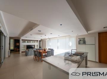 Casa · 500m² · 13 Ambientes · 2 Cocheras · Casa - 4 Dorm - Manantiales Country