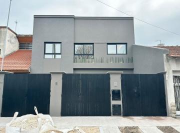PH · 30m² · 3 Ambientes · Venta - PH 3 Amb. a Nuevo con Patio y Pileta.
