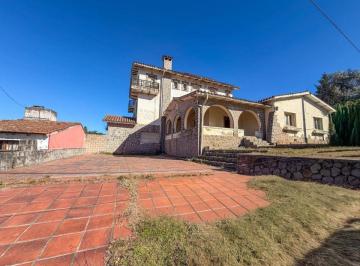 Hotel de 16 ambientes, Río Ceballos · Oportunidad! Hotel en Venta, Excelente Ubicación con Salida a Dos Calles