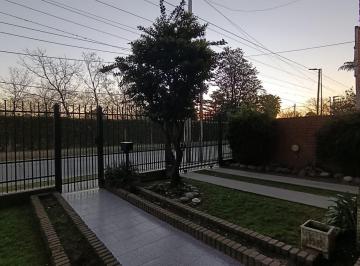 Casa · 250m² · 6 Ambientes · 1 Cochera · Casa en Venta con Parque y Piscina 3 Dorm. Garage Financiación – Ideal Familia