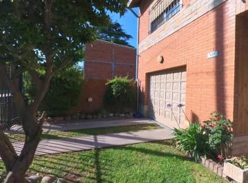 Casa · 250m² · 6 Ambientes · 1 Cochera · Casa en Venta con Parque y Piscina 3 Dorm. Garage Financiación – Ideal Familia