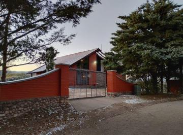 Casa · 681m² · 7 Ambientes · 5 Cocheras · Venta de Complejo de Cabañas en Casa Grande