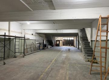 Bodega-Galpón · 737m² · Galpón en Venta en San Martin