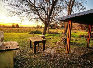 Quinta vacacional · 50m² · 2 Ambientes · 1 Cochera · Alquiler Cabaña Estilo Campo Zona Campus Tandil