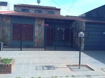 Casa · 223m² · 4 Ambientes · 3 Cocheras · Casa en Venta - Berisso