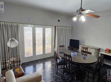 PH · 98m² · 3 Ambientes · PH de 3 Ambientes en Venta en Remedios de Escalada