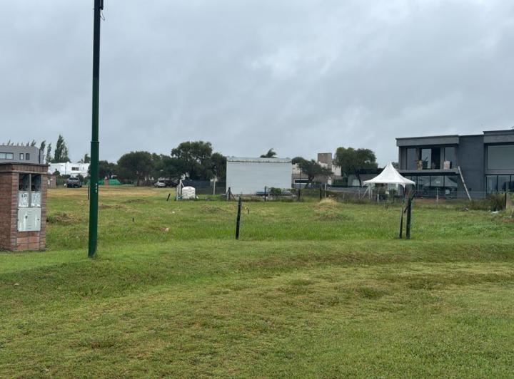 Terreno · 896m²