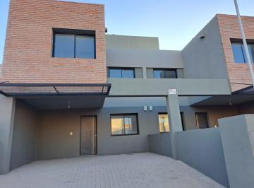 Casa · 116m² · 5 Ambientes · 1 Cochera · Venta Duplex en Rincones de Manantiales, El Mas Lindo, en Mejor Precio a 100 m de La Guardia
