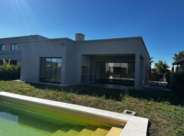 Casa · 191m² · 4 Ambientes · 3 Cocheras · Venta Casa 4 Amb a Estrenar en Barrio San Ramon