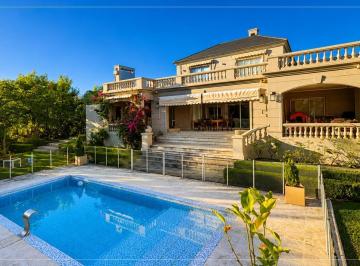Casa · 330m² · 11 Ambientes · 2 Cocheras · El Tipal - Casa en Venta