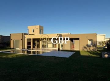 Casa · 170m² · 4 Ambientes · 2 Cocheras · Casa en Venta en Canning Barrio La Alameda