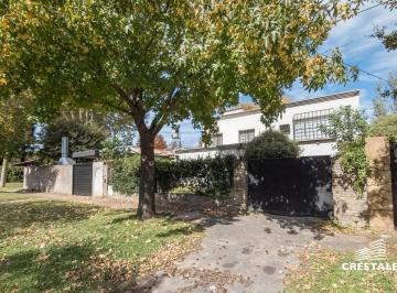 Casa · 126m² · 4 Ambientes · 1 Cochera · Venta - Casa 3 Dorm. con Patio, Cochera y Parrillero - Fisherton, Rosario.