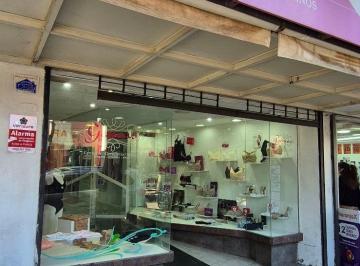 Local comercial · 50m² · 4 Ambientes · Local - San Martin