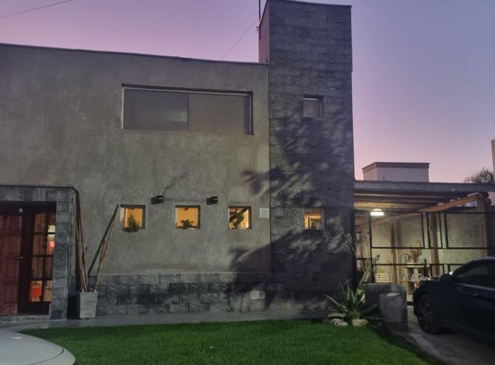 Casa · 113m² · 5 Ambientes · 1 Cochera