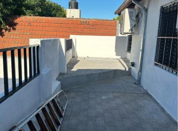 Casa de 5 ambientes, Granadero Baigorria · 3 Habitaciones, 2 Pisos, Dos Baños