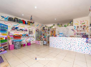 Local comercial · 220m² · Venta Locales y Departamentos Grumbein